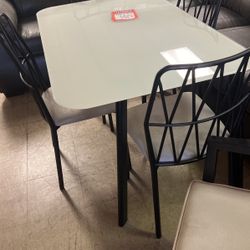 Brand new dinette $350