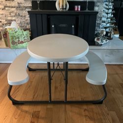 To Kids Table