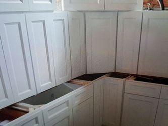 Set of White Shaker Kitchen Cabinets