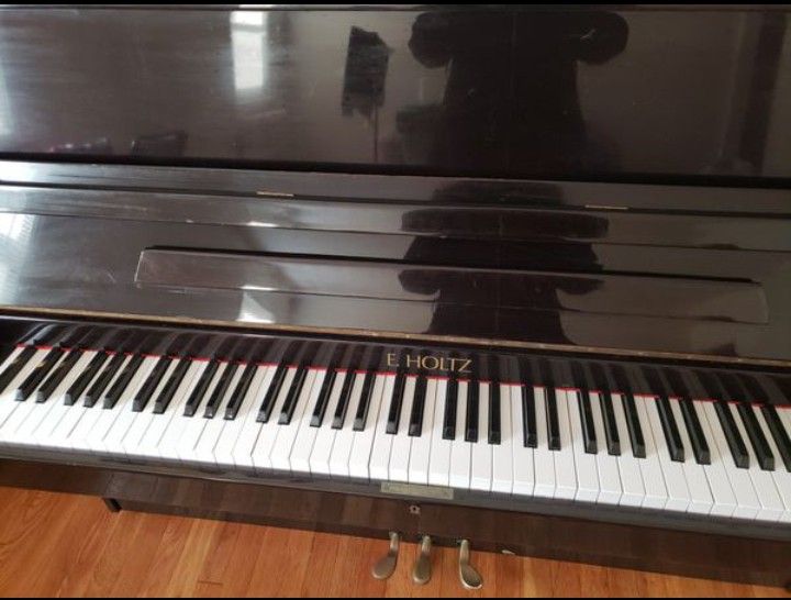 Piano sell!!!!!