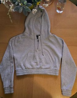Alphalete Grey Cropped Quarter-Zip Hoodie