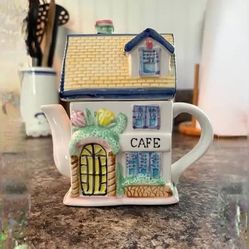 Beautiful 2000 Series Houston House Teapot Collectors Item For You Or Someone Special On Valentines Day 