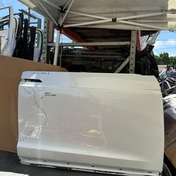 2021 - 2026 TESLA MODEL X - FRONT PASSENGER SIDE DOOR SHELL OEM