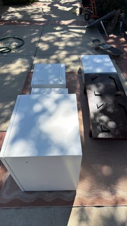 Dresser set