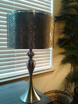 GORGEOUS BRAND NEW LAMP $75.