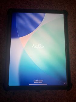 iPad Air 13-inch (M3) with Otterbox and pen. 1TB