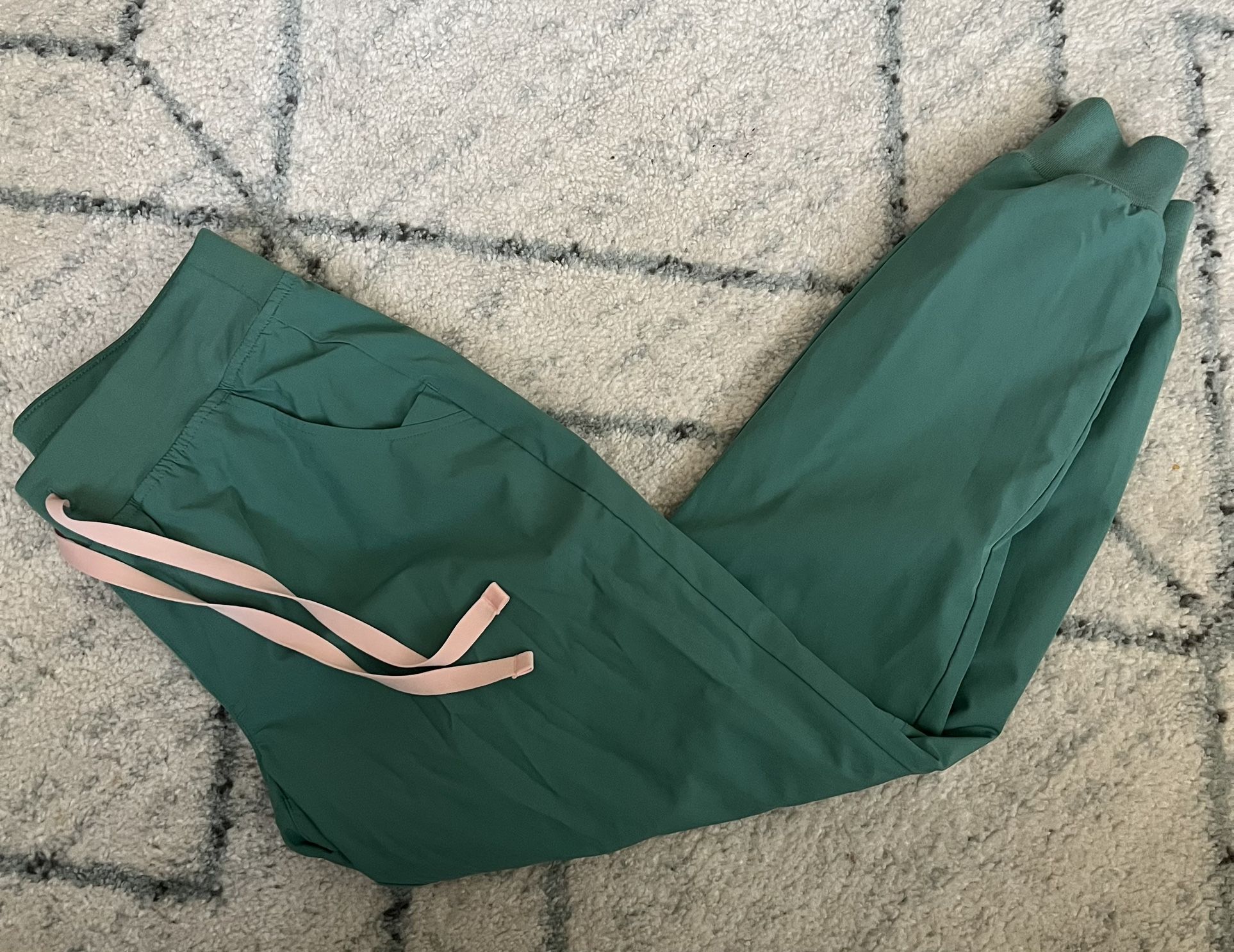 FIGS Women’s Eucalyptus FREEx Zamora Size XS/P Jogger Scrub Pants