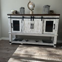 Valebeck Dinning Room Server Like NEW Farmhouse Style 