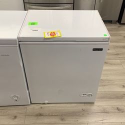 MAGIC CHEF HMCF5W4 CHEST FREEZER O3