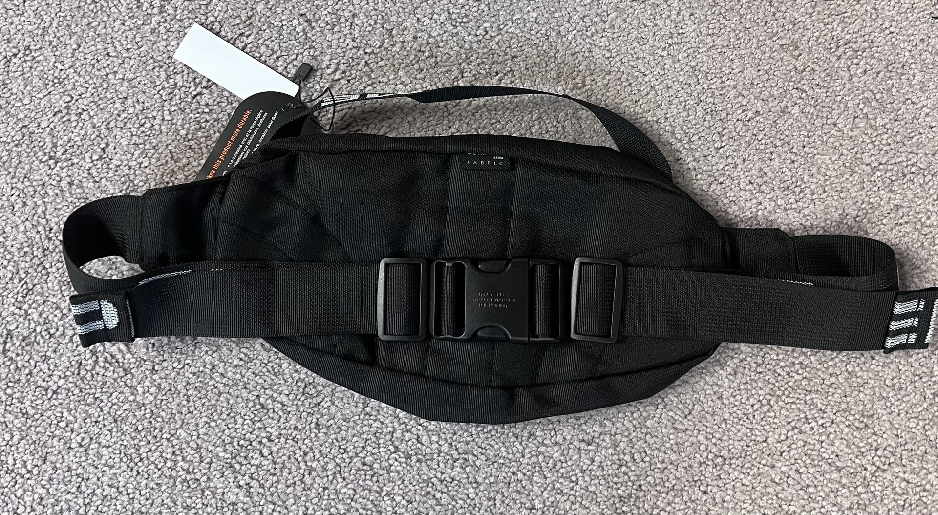 Supreme SS18 Waist Bag Red for Sale in Stuyvsnt Plz, NY - OfferUp