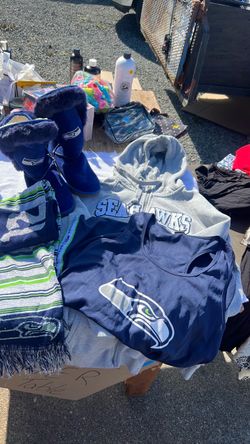 Seahawks Women’s lot 4 items