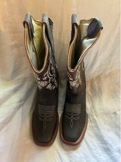 1247. Ladies Hejia brown cowboy boots size 7M. $5.00