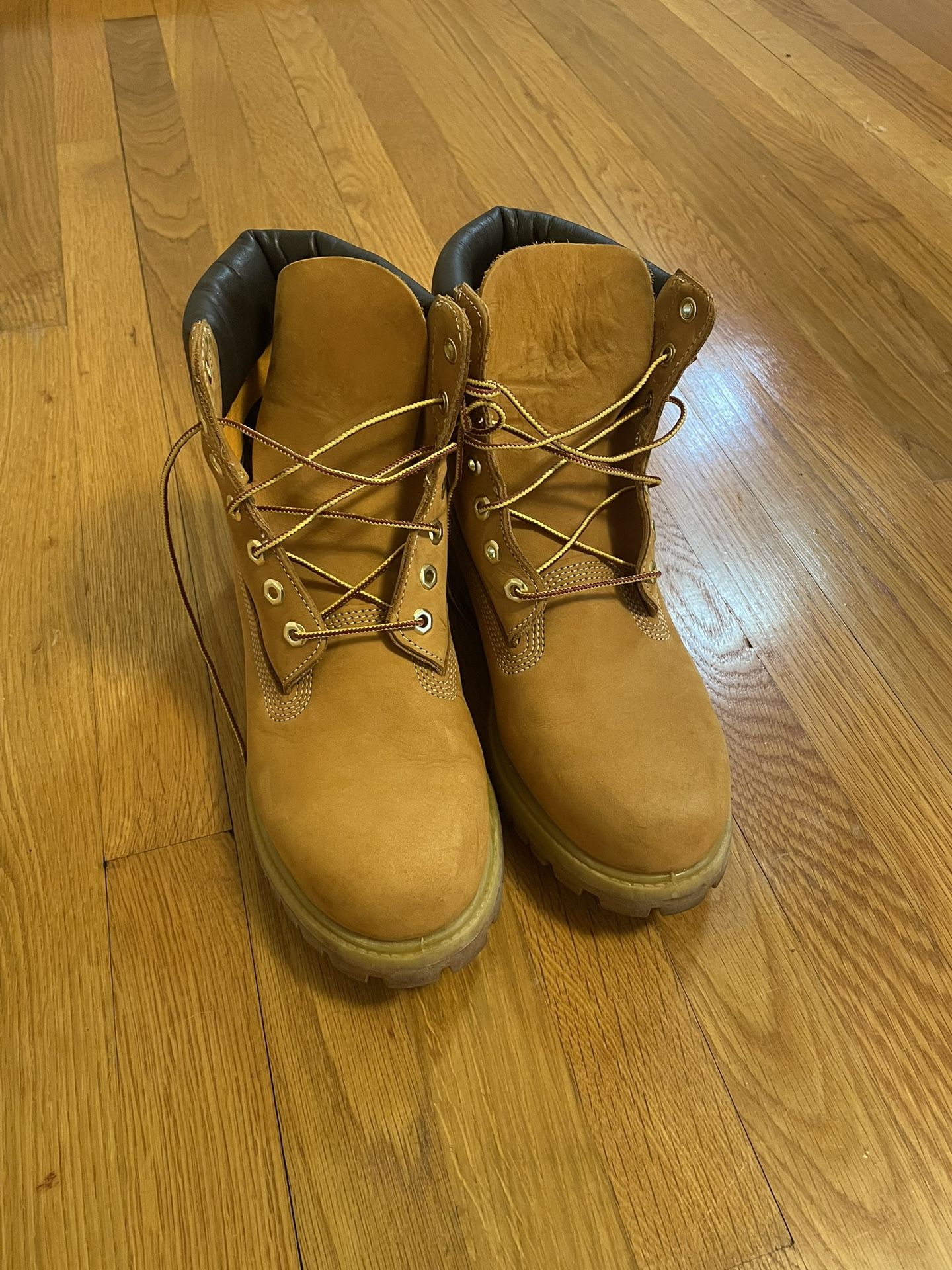 Size 9 Men’s Timberland Boots