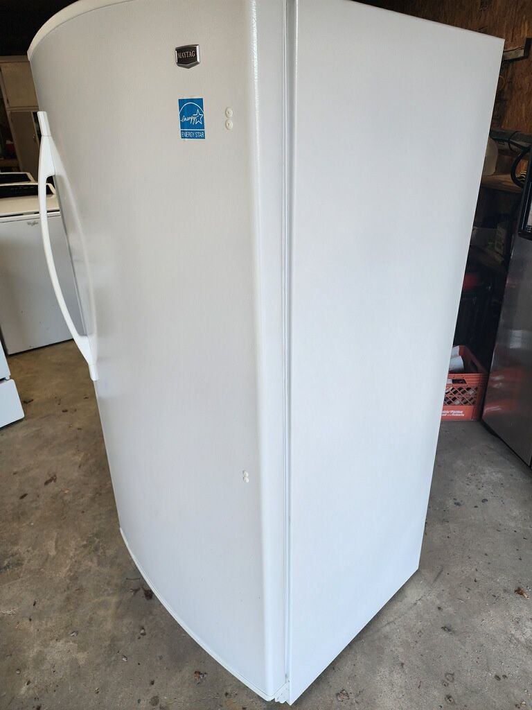 UPRIGHT FREEZER