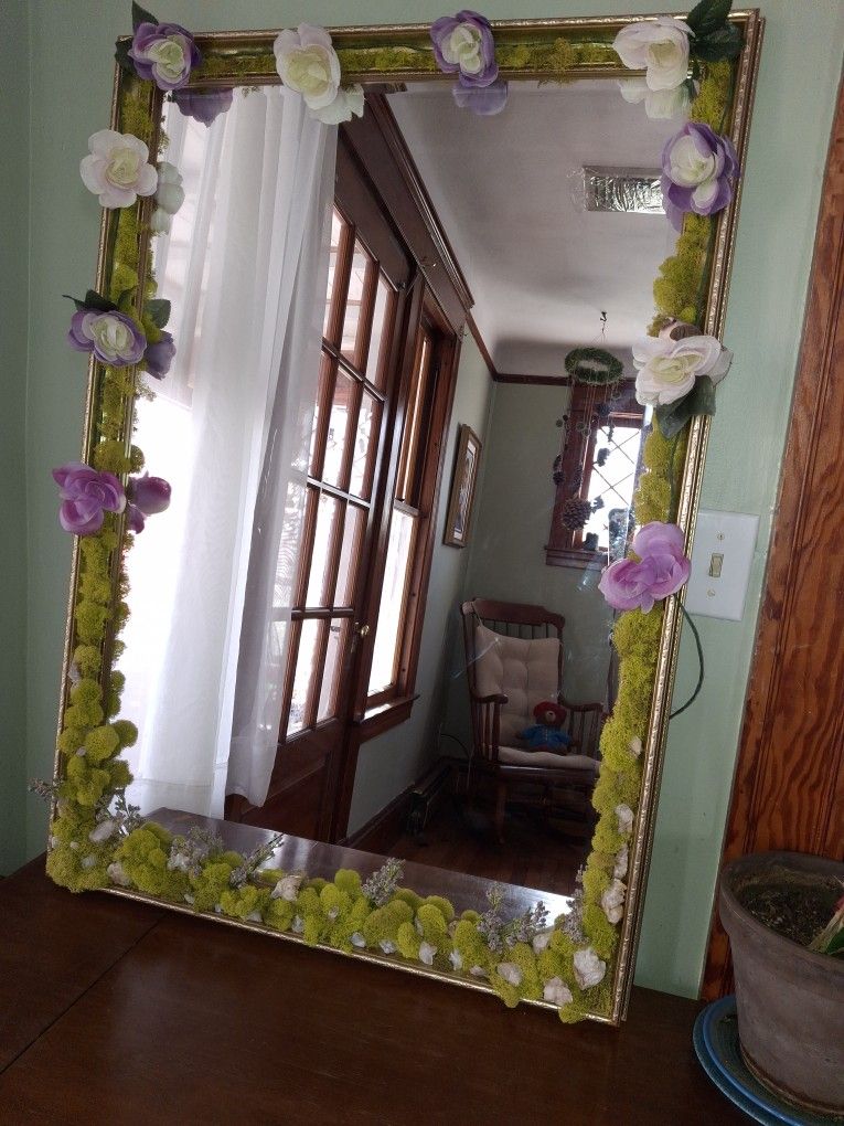 Light Up Floral Moss Mirror