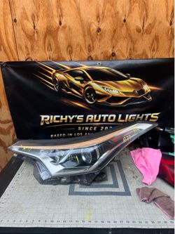 Toyota CHR LEFT USED OEM HEADLIGHT (2017-2019)