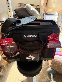 Husky 16” flat bottom tool bag