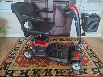 Pride Go-Go 4-Wheel Mobility Scooter – New Batteries – Breaks Down for Transport
