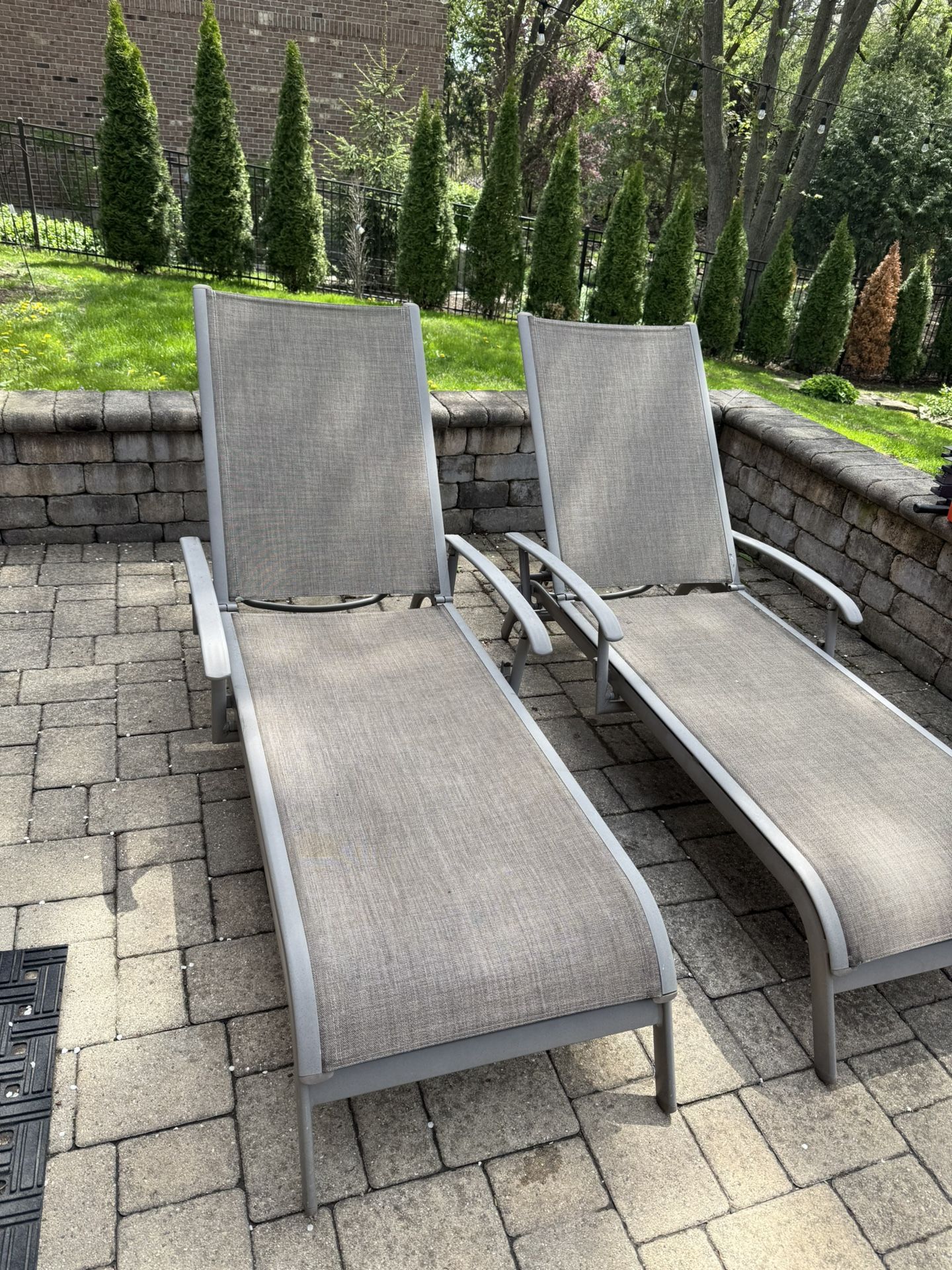 2 Patio chaise Chairs