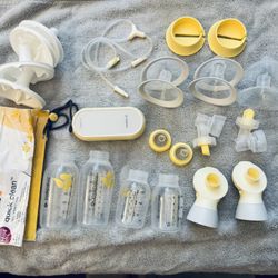 Pre-Owned Medela Freestyle Hands-free Breast Pump With Bag And Accessories 