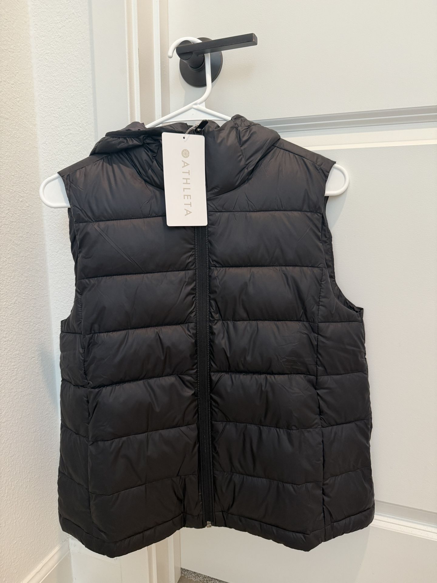 ATHLETA Puffer Best - NEW!!
