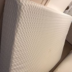 Memory Foam Queen Size Mattress 