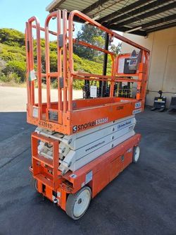 26’ Snorkel Scissor Lift