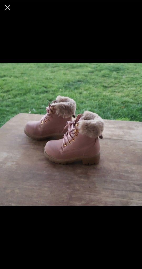 BM collection mauve with glittery sparkle boots with fur little girls size 7