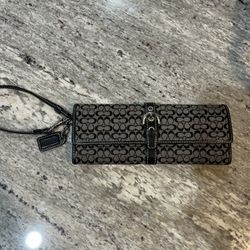 vintage Coach Clutch With Wristlet