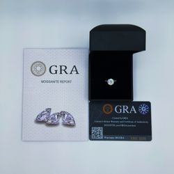 VVS1 Moissinite Engagement Ring