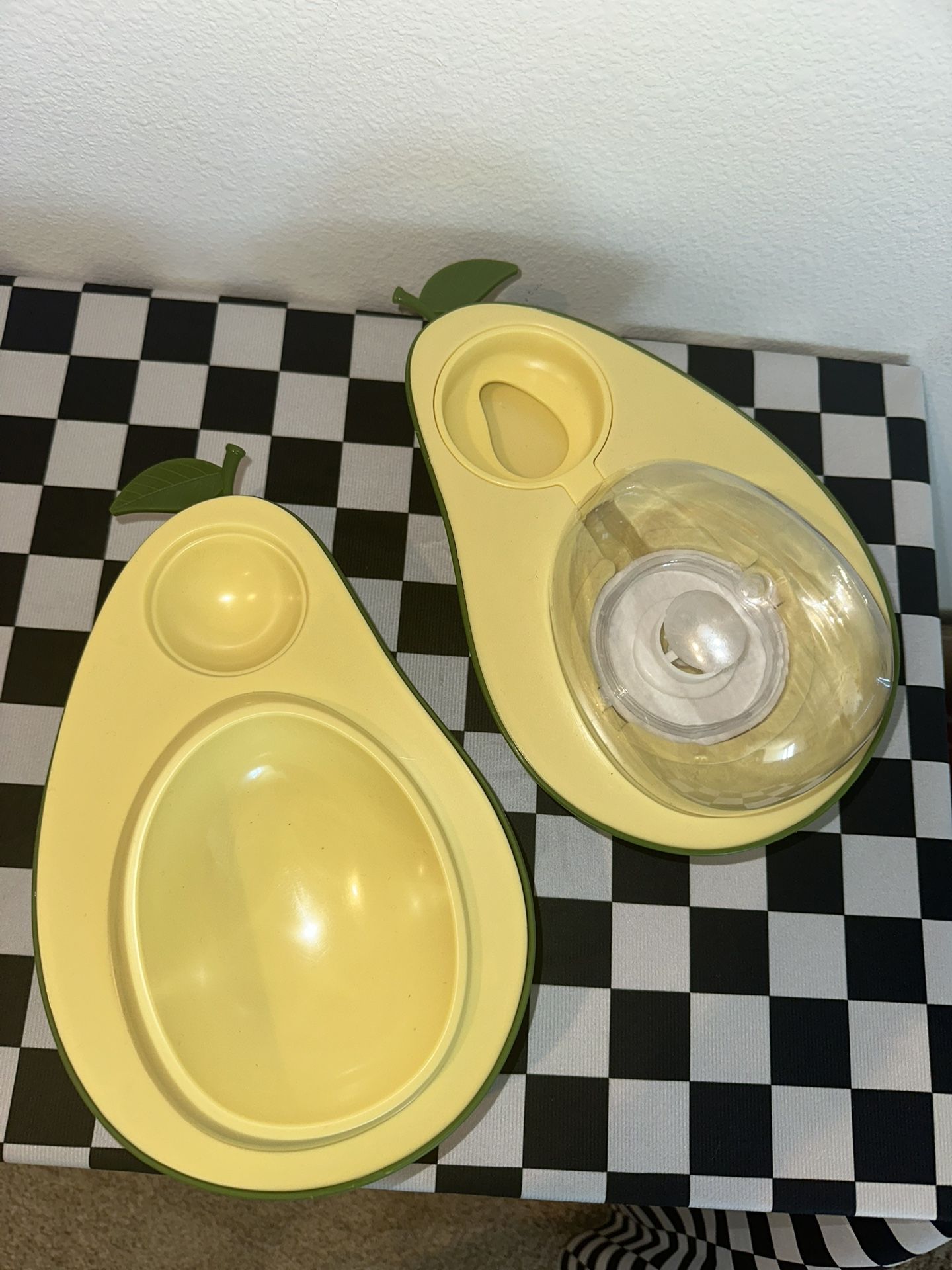 Avocado-Style Pet Bowl Set – Slow Feeder & Auto Water Dispenser (New)