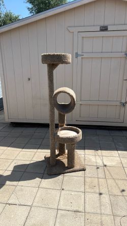 Cat play tower