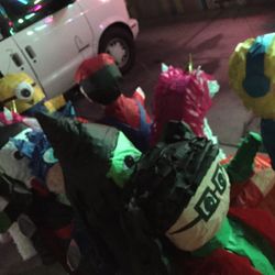 Pinata . Pinatas . Piñatas 