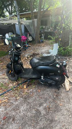 Scooter ITALICA mini 49cc 35mph