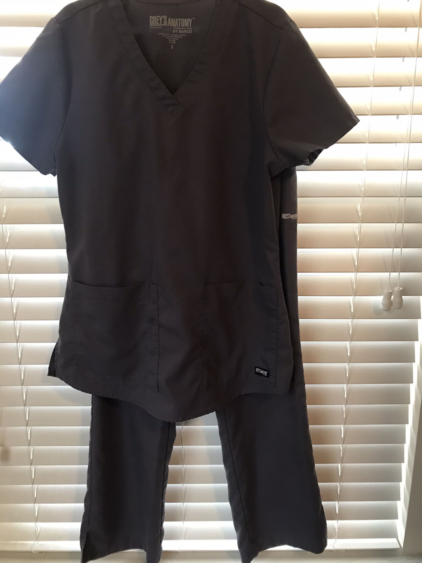 Grey’s Anatomy Gray Scub Set
