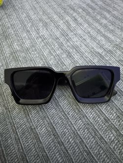 Locs sunglasses
