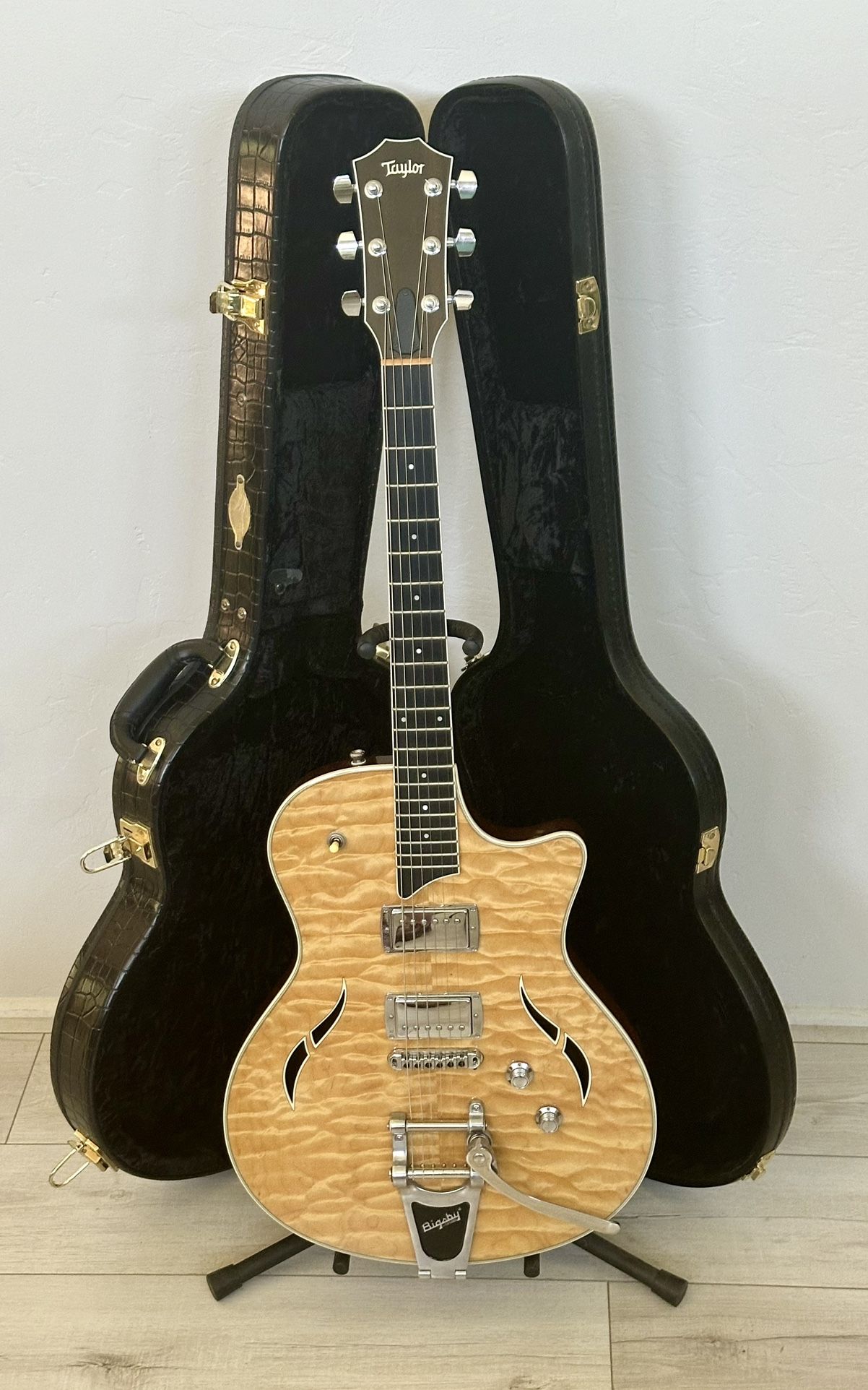 Taylor T3/B Guitar 
