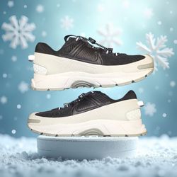 Mens Nike Zoom Vomero 5 Roam Size 9.5