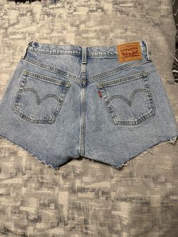 WOMEN’S LEVI 501 DENIM SHORTS SIZE 29