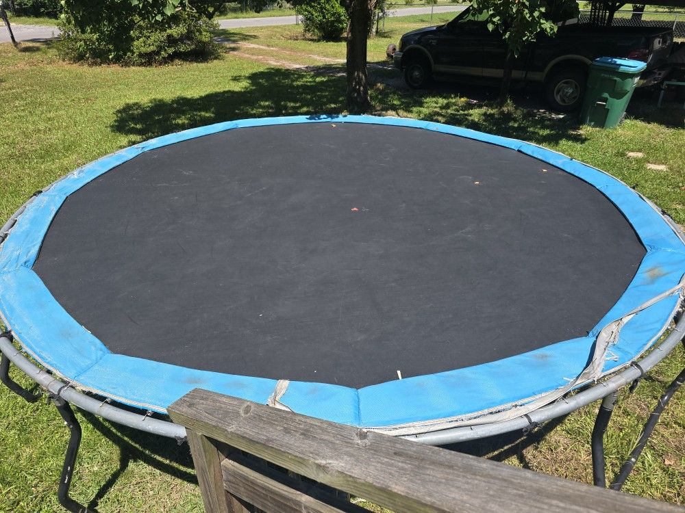 Trampoline 