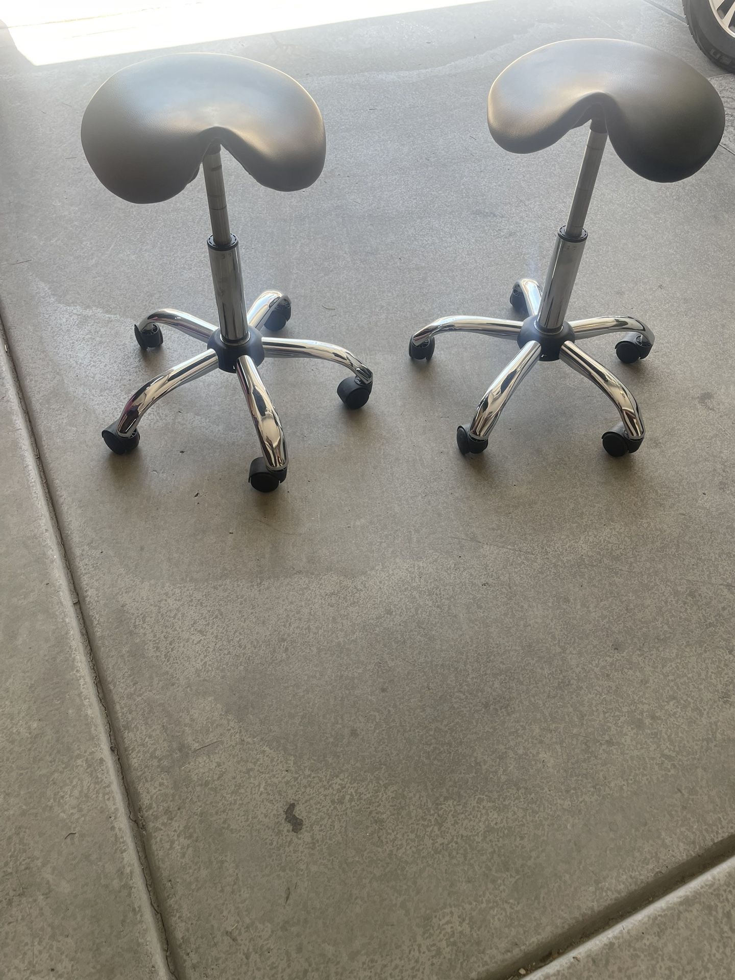 5 Adjustable Stools