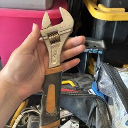 Wrench 