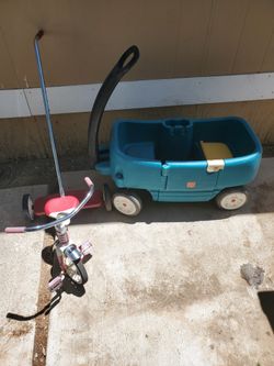 PULLWAGON AND TRICYCLE LOT