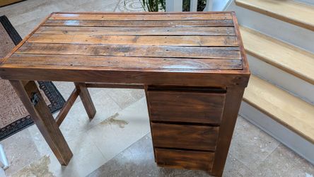 Custom made Pallet desk