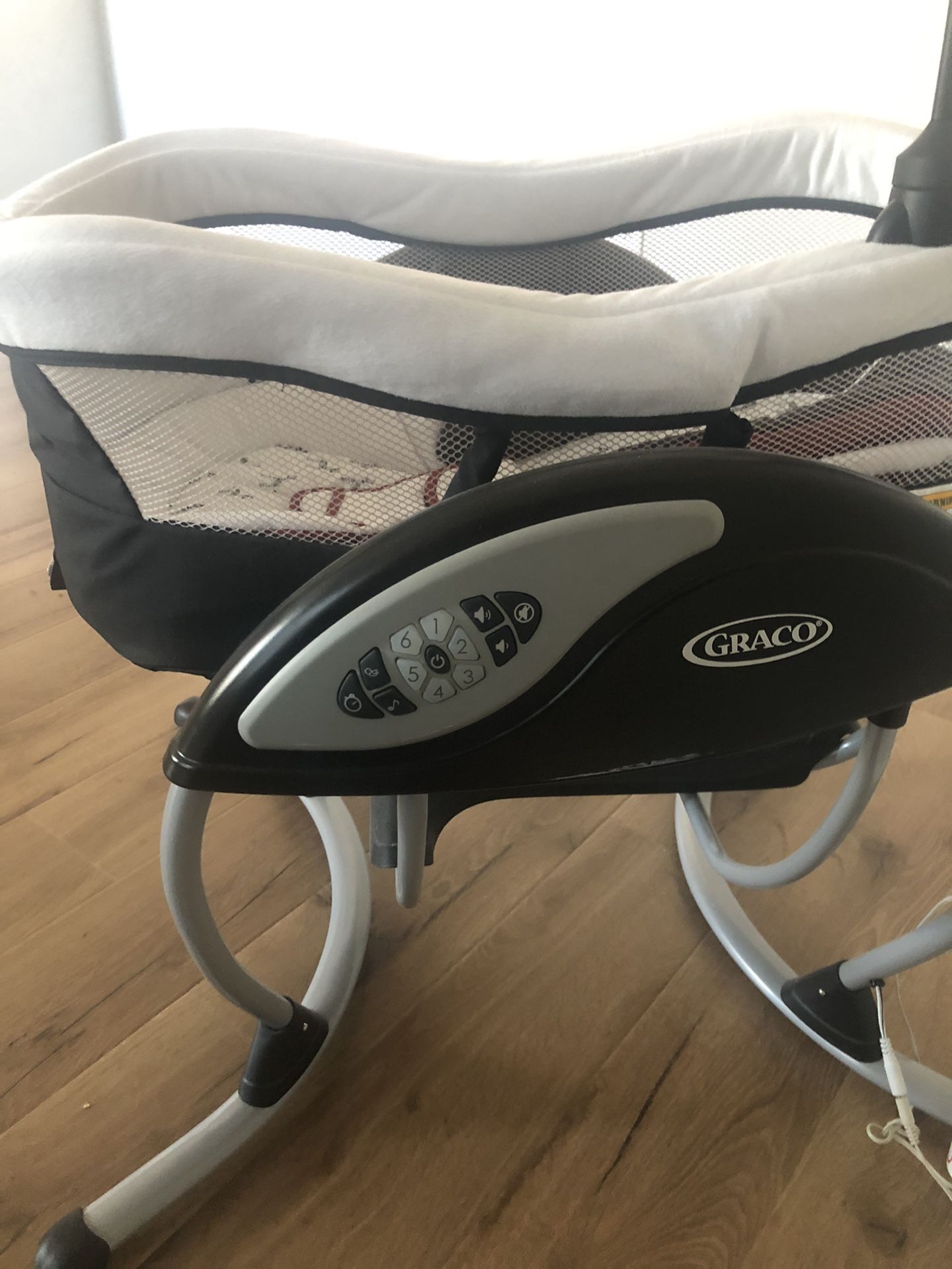 Graco Dream Glider and Seat Swing for Sale in North Las Vegas