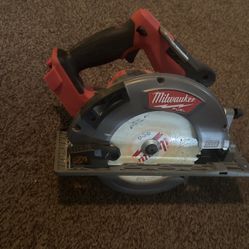 Milwaukee Circle Saw 