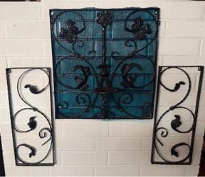 Vintage pier one rod iron candle holder wall hanging