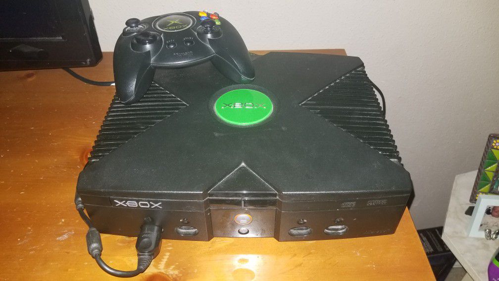 Original Xbox- modded with over 703 games