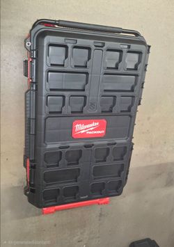 Milwaukee packed rolling tool chest