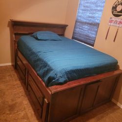 Full Bed With Out Mattres ,With 4 Drawers